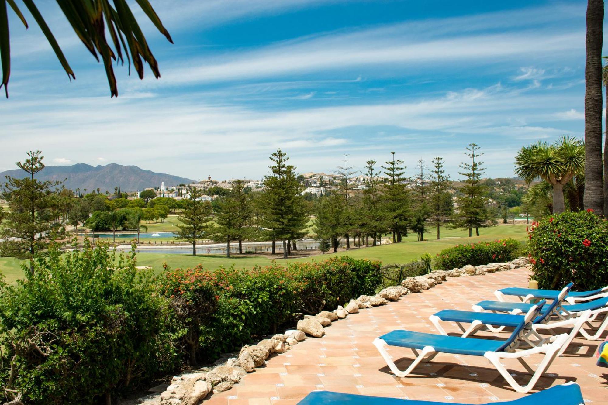 شقة Leos Mijas Golf فوينخيرولا المظهر الخارجي الصورة
