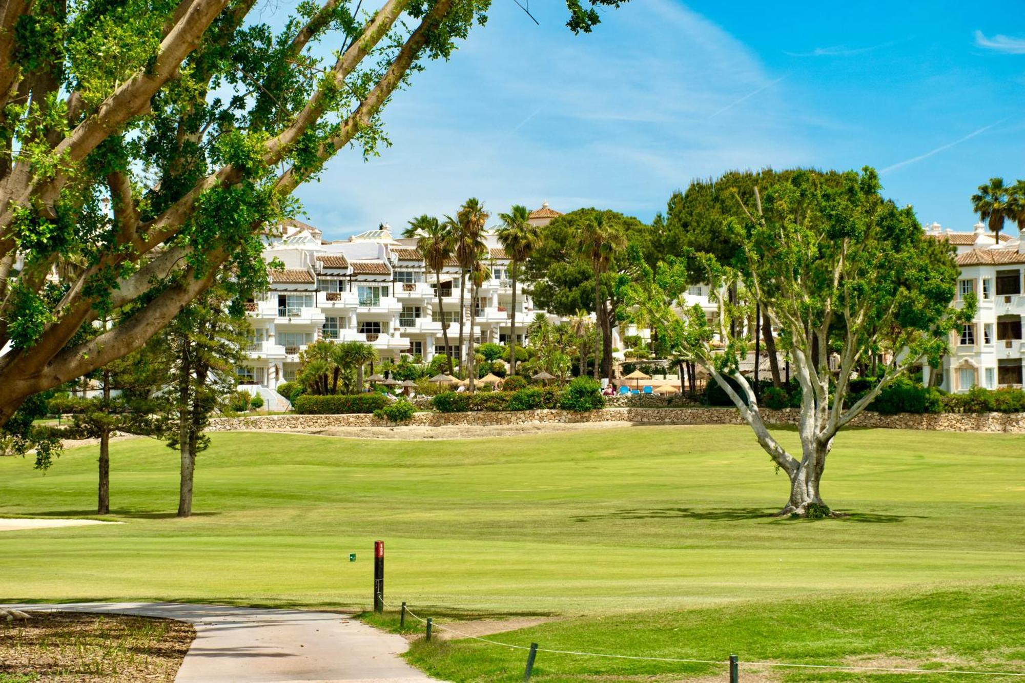 شقة Leos Mijas Golf فوينخيرولا المظهر الخارجي الصورة