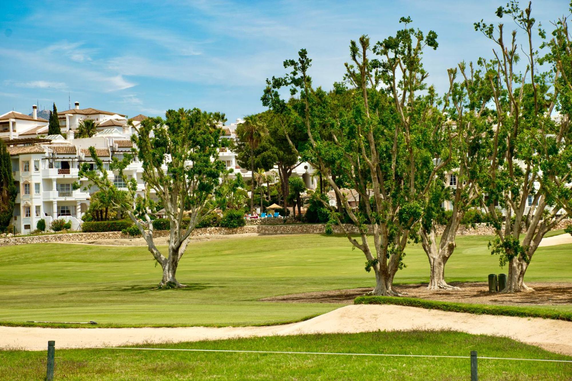 شقة Leos Mijas Golf فوينخيرولا المظهر الخارجي الصورة